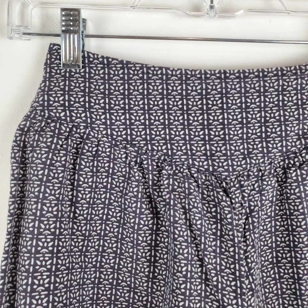 AMERICAN Eagle XS Pull on Shorts Black & white print Ruffled trim - Picture 7 of 9